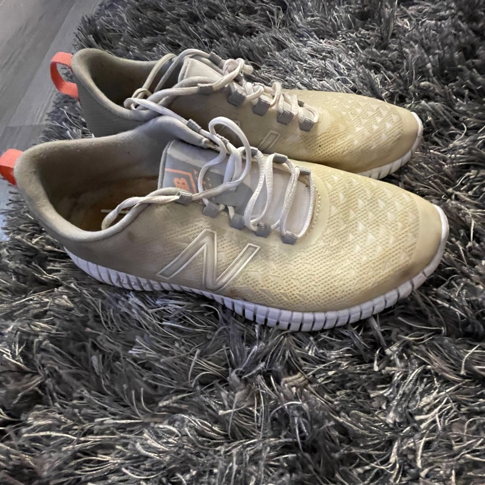 New Balance - Picture 2 of 5